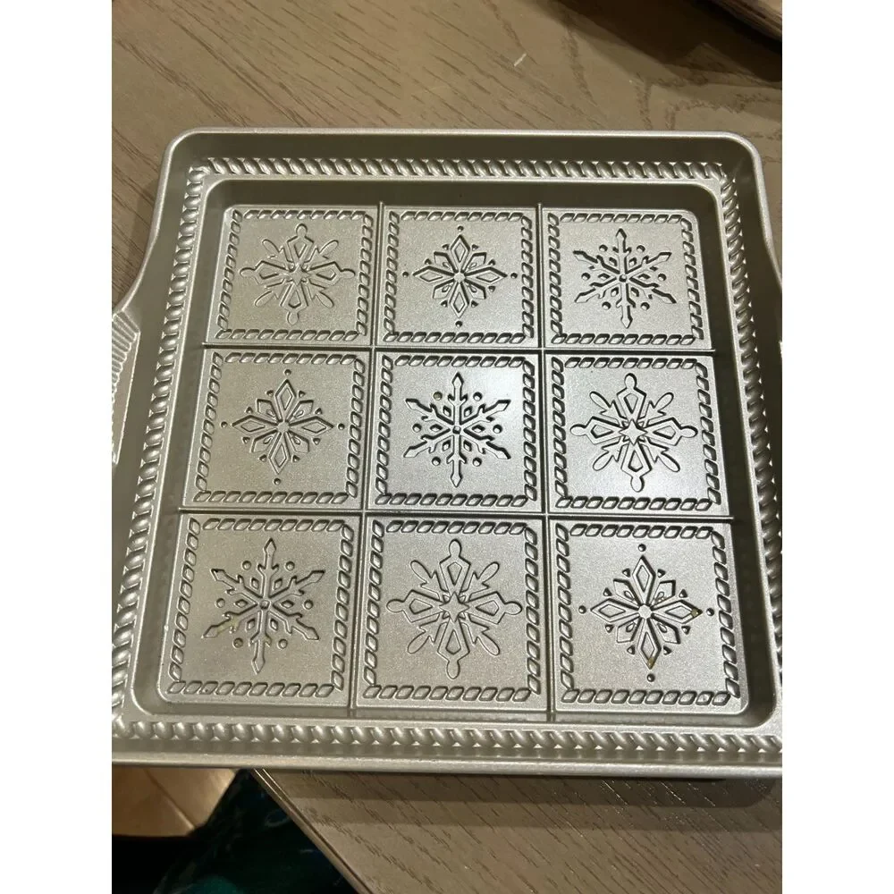 Nordic Ware Cast Aluminum Snowflake English Shortbread Pan